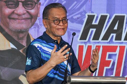 DATUK SERI DR DZULKEFLY AHMAD