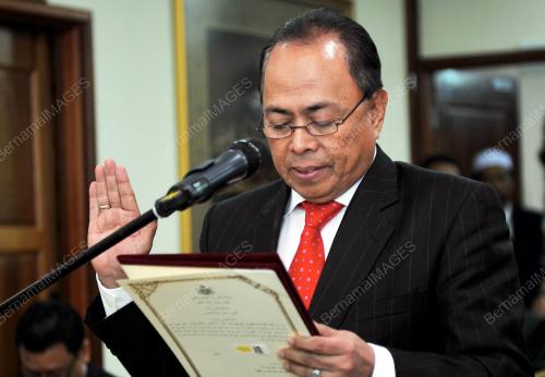 KB10_01012014_ANGKAT_SUMPAH