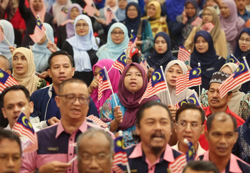 DATUK ADNAN MAT