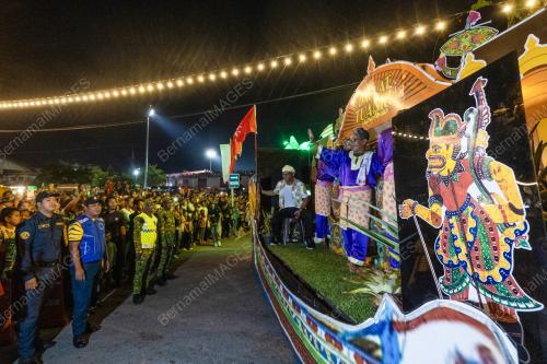 PERARAKAN KERETA BERHIAS