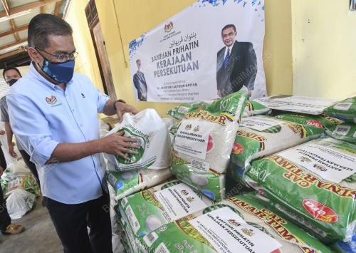 DATUK SERI TAKIYUDDIN HASSAN