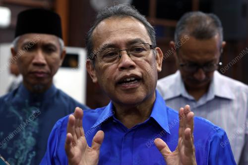 DATUK SERI DR ABDUL FATTAH ABDULLAH