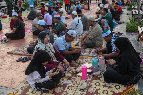 BERBUKA PUASA DI MASJID MUHAMMADI