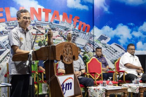 AHMAD FAHMI MOHAMED FADZIL