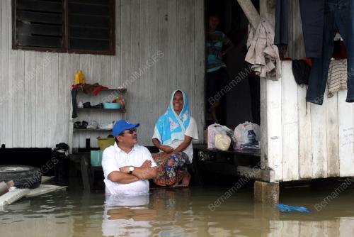 KB10_13022012_ZAHIDI_BANTUAN