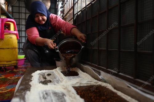 PEMBUATAN COKLAT NISE MAN