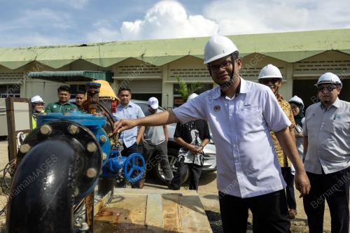 AKMAL NASRULLAH MOHD NASIR