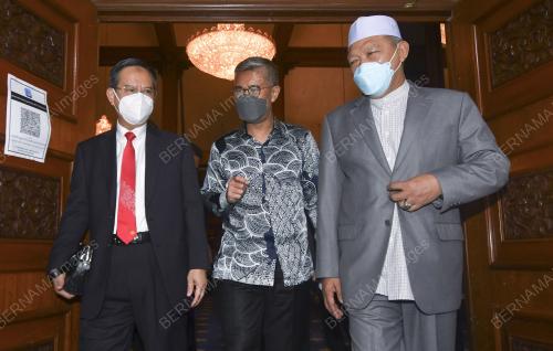 TENGKU DATUK SERI ZAFRUL TENGKU ABDUL AZIZ