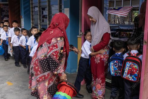 HARI PERTAMA PERSEKOLAHAN KELANTAN