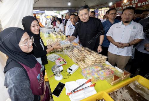 DATUK SERI SALAHUDDIN AYUB