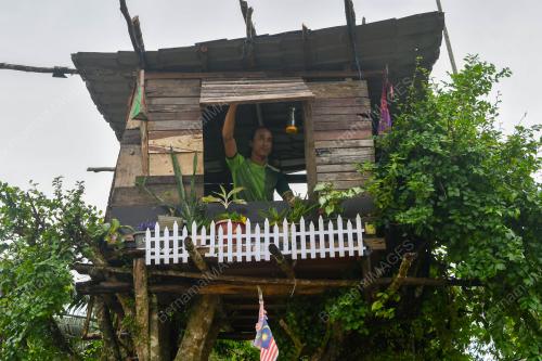 PONDOK ATAS POKOK SEBAGAI TEMPAT PERLINDUNGAN SEMENTARA