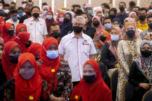TAN SRI NOH OMAR