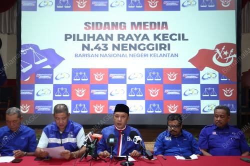 DATUK AHMAD JAZLAN YAAKUB
