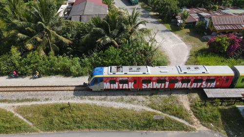 TREN DMU KTMB
