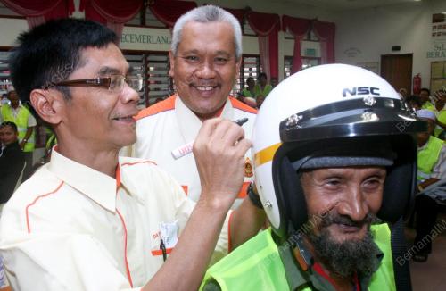 SOLAH MAT HASSAN