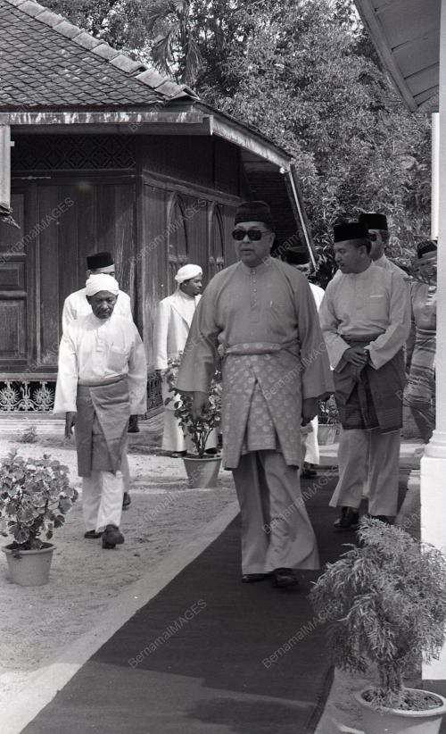 MAKAM DIRAJA LANGGAR