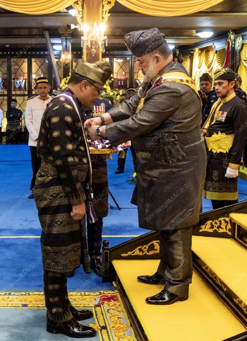 SULTAN MUHAMMAD V