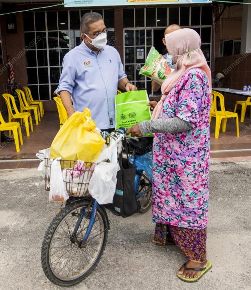 DATUK SERI TAKIYUDDIN HASSAN