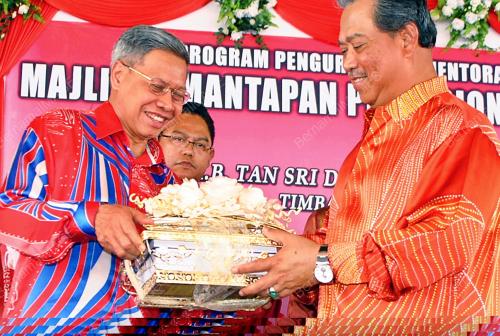 KB11_01022012_MUHYIDDIN