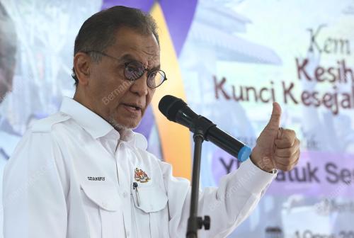 DATUK SERI DR DZULKEFLY AHMAD