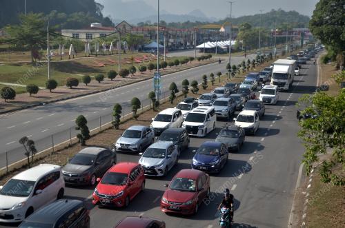 LALU LINTAS DI GUA MUSANG