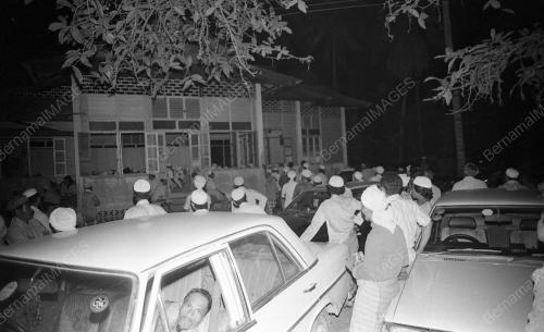 KB11_08012015_NIKAZIZ_PAS