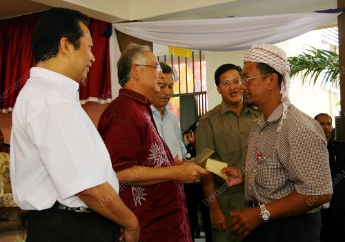 MOHD NAJIB TUN ABDUL RAZAK
