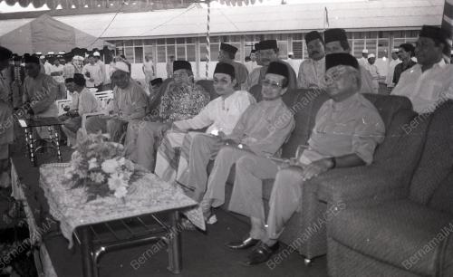 KB11_090490_GHAFARBABA_BERBUKAPUASA