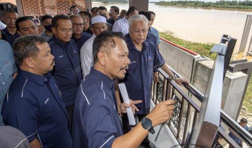 DATUK SERI ISMAIL SABRI YAAKOB
