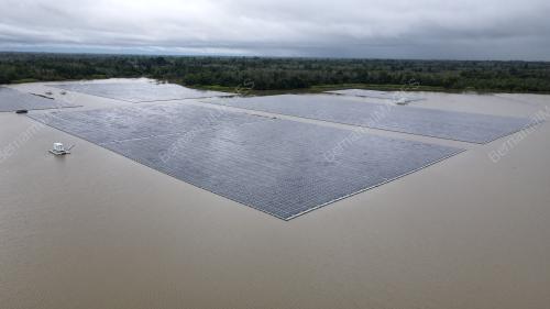 LADANG SOLAR DANAU TOK UBAN