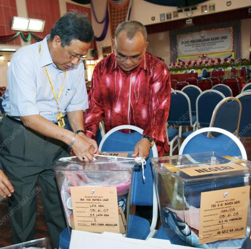 PILIHAN RAYA KECIL DUN MANIK URAI