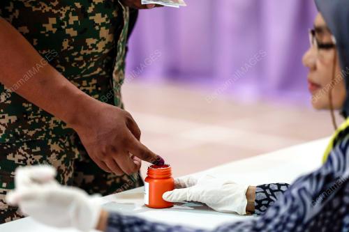 UNDI AWAL PILIHAN RAYA UMUM KE- 15