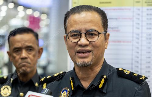 DATUK HANIFA AHMAD