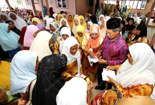 MUSTAPA MOHAMED