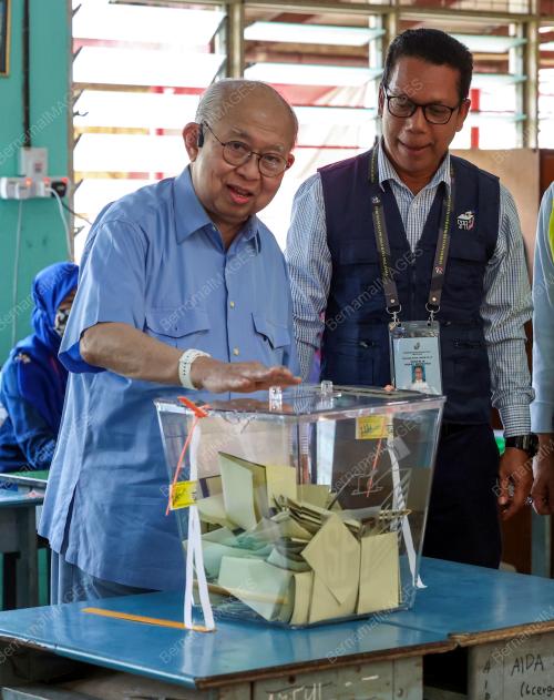 TENGKU RAZALEIGH HAMZAH 