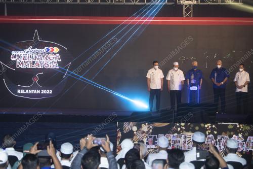 DATUK SERI ISMAIL SABRI YAAKOB