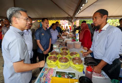 AHMAD FAHMI MOHAMED FADZIL