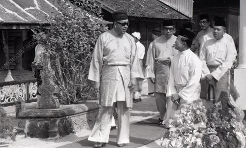 MAKAM DIRAJA LANGGAR