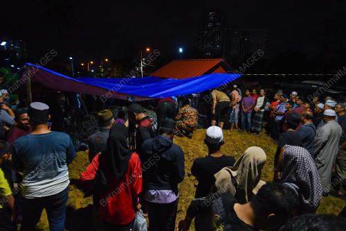 KEBUMI JENAZAH KELAMAGAN