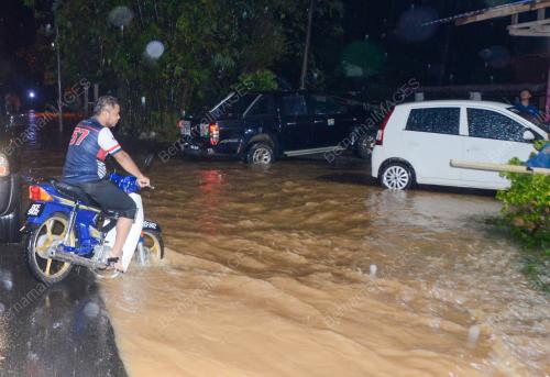 BANJIR KILAT TANAH MERAH