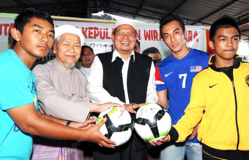 KB12_03012011_BOLA_KHAIRUL