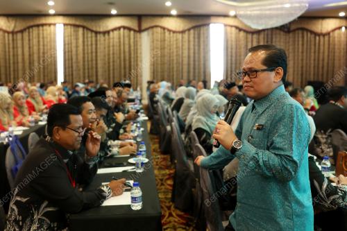 DR MOHD AZAM AHMAD