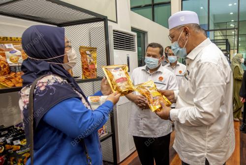 DATUK AHMAD YAKOB