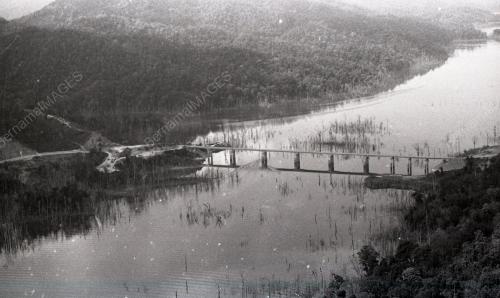 LEBUHRAYA TIMUR BARAT