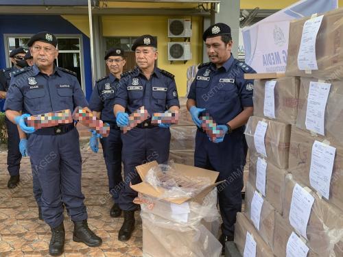 SIDANG MEDIA RAMPASAN ROKOK SELUDUP