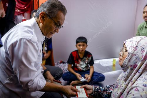 DATUK SERI DR DZULKEFLY AHMAD