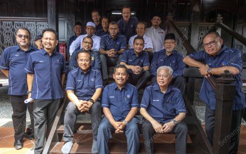 DATUK SERI ISMAIL SABRI YAAKOB
