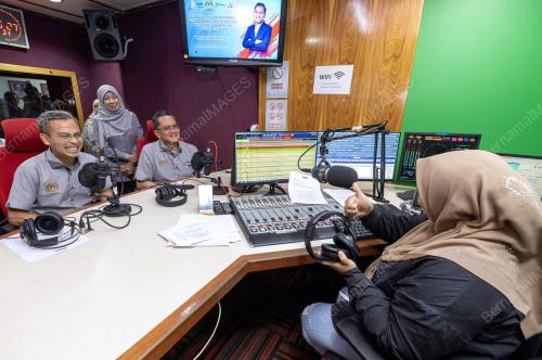AHMAD FAHMI MOHAMED FADZIL