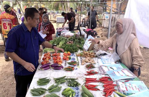 AZMAN ISMAIL