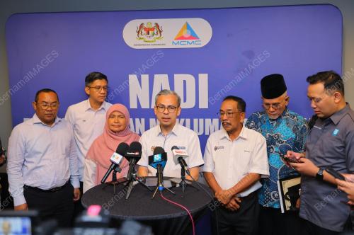 DATUK FAHMI FADZIL